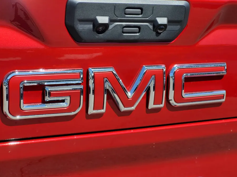 2026 GMC Sierra 2500HD AT4 | Photo 10 of 25