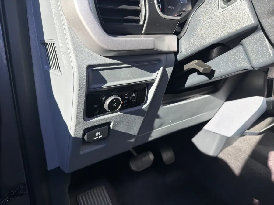 2023 Ford F-150 XL | Photo 11 of 18