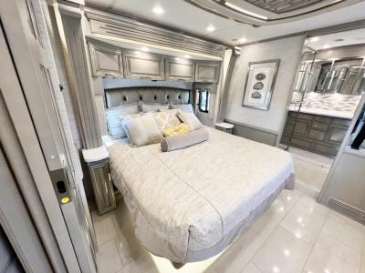 2023 Newmar London Aire 4569 | Thumbnail Photo 16 of 42