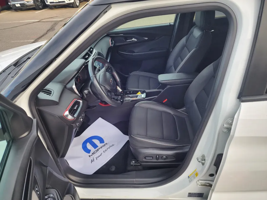 2021 Chevrolet Trailblazer RS | Photo 9 of 23