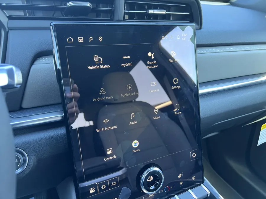 2026 GMC Terrain AWD Elevation | Photo 27 of 28