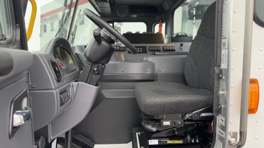 2026 Peterbilt 520 | Photo 14 of 20