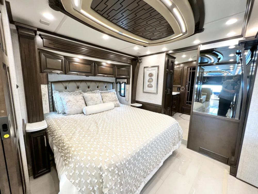 2023 Newmar London Aire 4521 | Photo 14 of 36