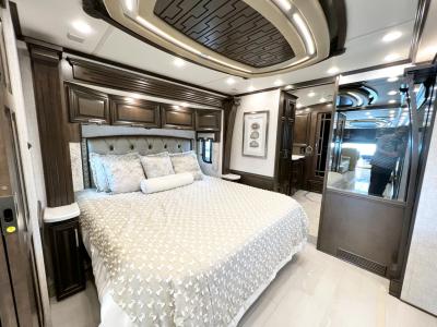 2023 Newmar London Aire 4521 | Thumbnail Photo 14 of 36