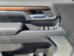 2026 GMC Sierra 3500HD Denali | Thumbnail Photo 18 of 25