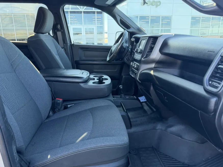 2021 RAM 2500 Tradesman | Photo 10 of 17