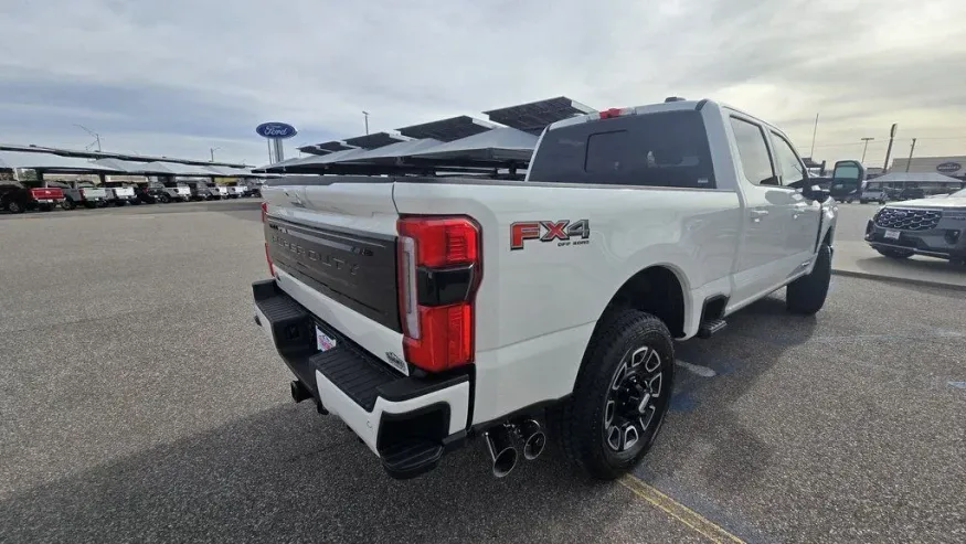 2026 Ford Super Duty F-250 | Photo 7 of 35