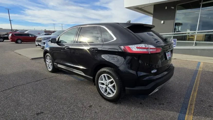 2023 Ford Edge | Photo 6 of 28