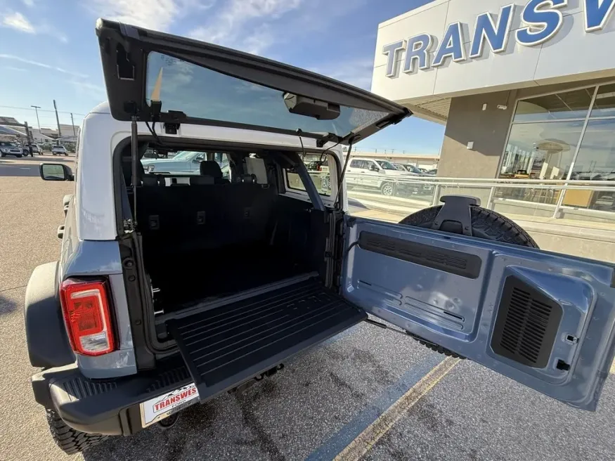 2025 Ford Bronco | Photo 8 of 26