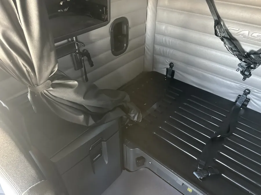 2022 Freightliner Cascadia 126 | Photo 17 of 24