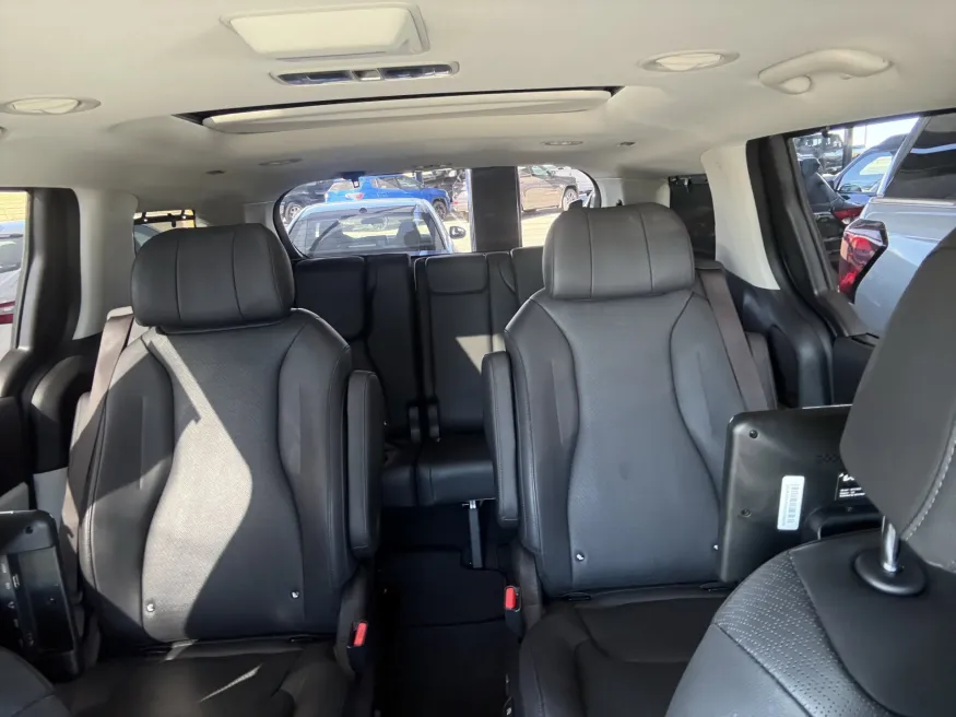 2022 Kia Carnival SX Prestige | Photo 26 of 28