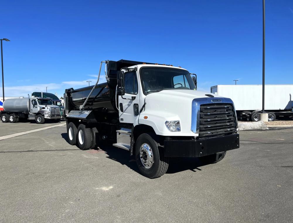 2024 Freightliner 114SD | Photo 2 of 16