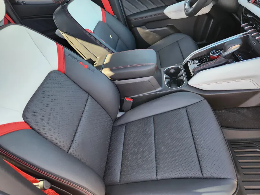 2026 GMC Canyon 4WD AT4X | Photo 9 of 22