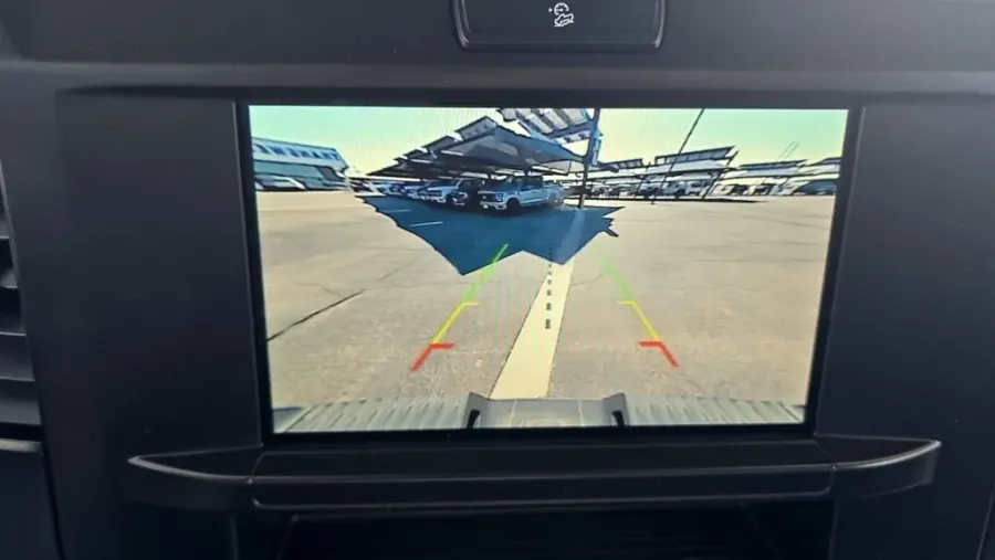 2026 Ford Super Duty F-350 | Photo 22 of 31