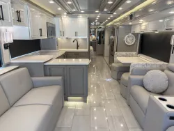 2027 Newmar London Aire 4569 | Thumbnail Photo 3 of 45
