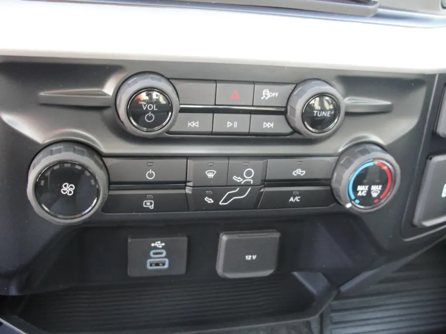 2026 Ford F-550 | Photo 11 of 31