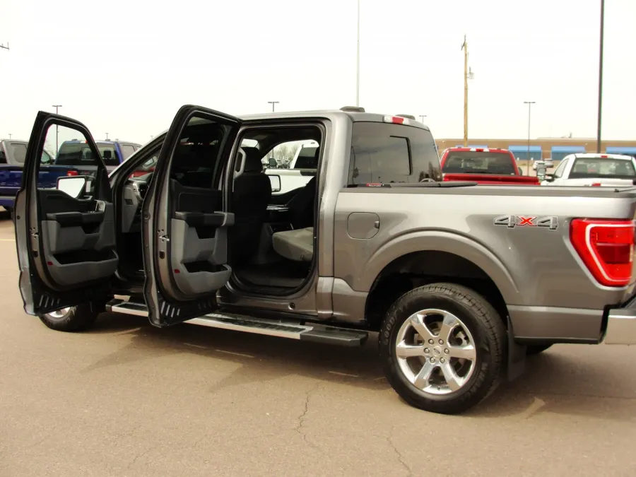 2022 Ford F-150 XLT | Photo 17 of 28