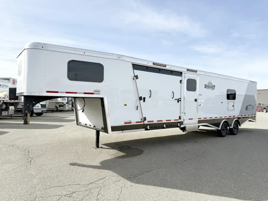 2026 Logan Coach Horse Power | Photo 23 of 24