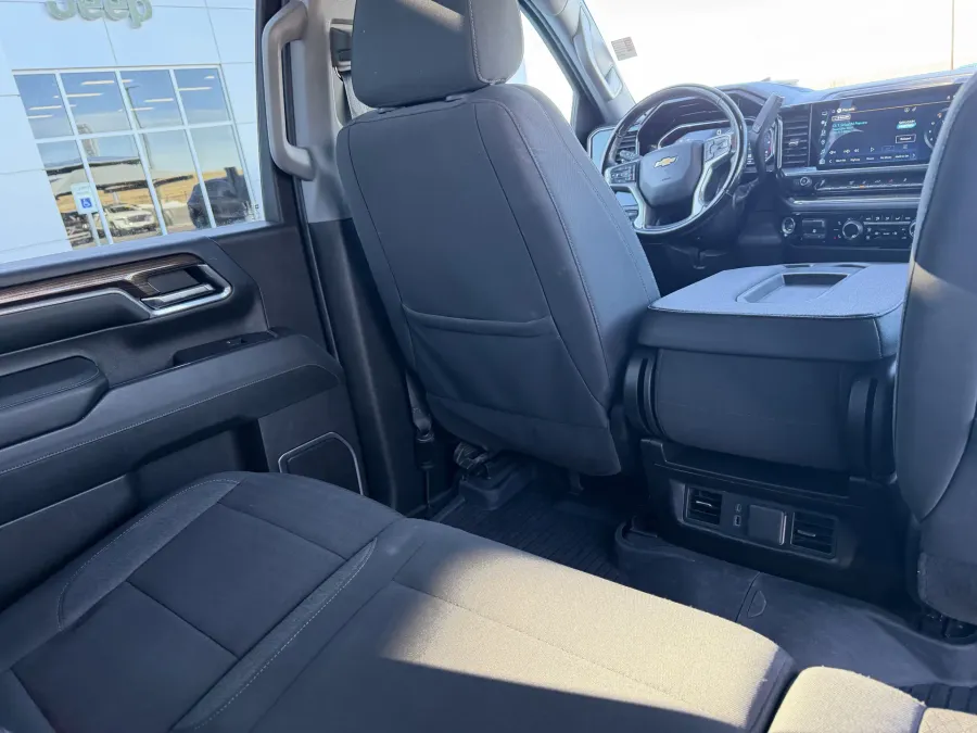 2024 Chevrolet Silverado 2500HD LT | Photo 9 of 18