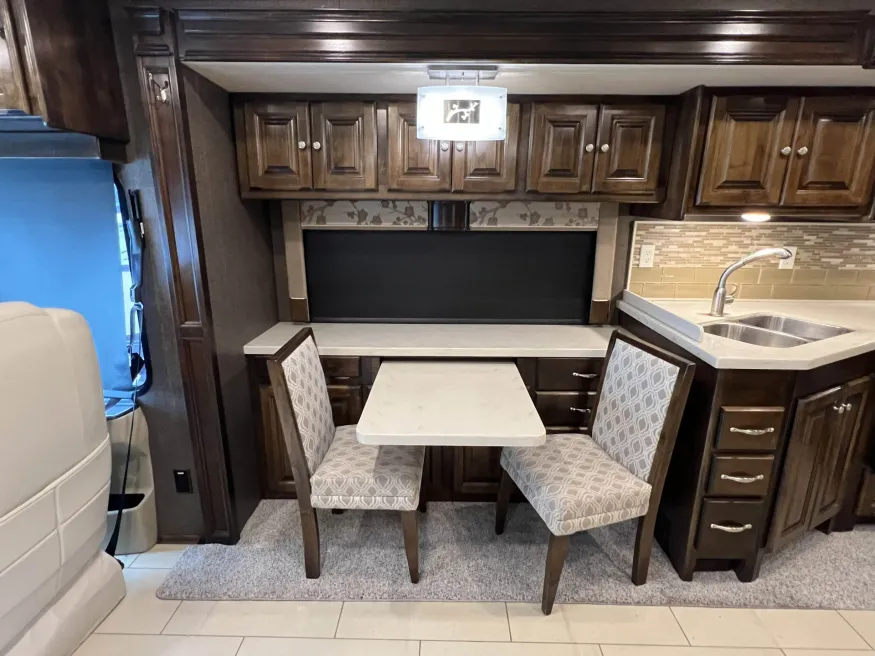 2016 Tiffin Allegro Red 33AA | Photo 11 of 20