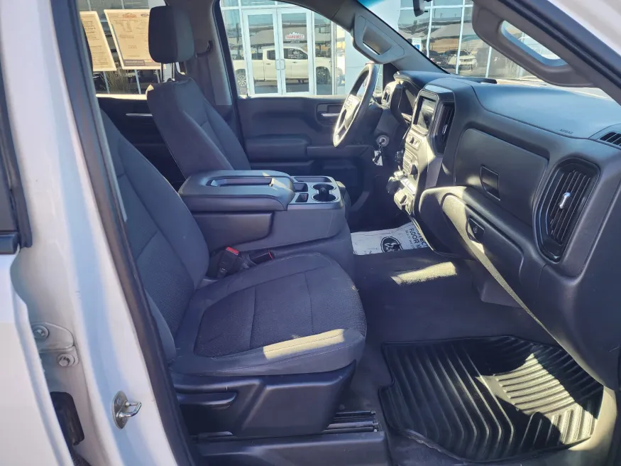 2020 Chevrolet Silverado 1500 Custom | Photo 17 of 25