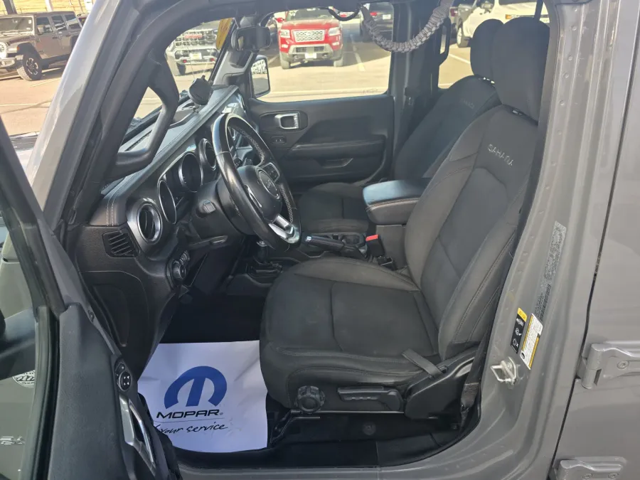 2021 Jeep Wrangler Unlimited Sahara | Photo 9 of 21