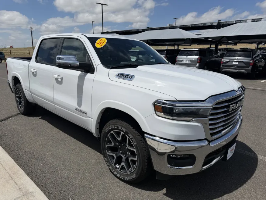 2025 RAM 1500 Laramie | Photo 5 of 19