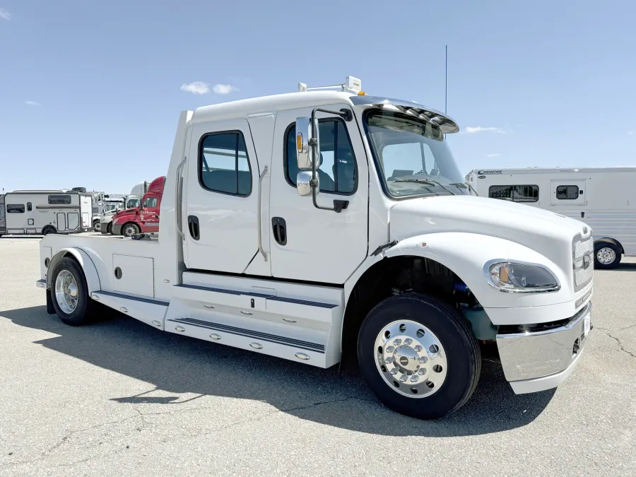 2023 Freightliner M2 106 Summit Hauler | Photo 22 of 22