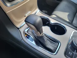 2017 Jeep Grand Cherokee Limited | Thumbnail Photo 16 of 32