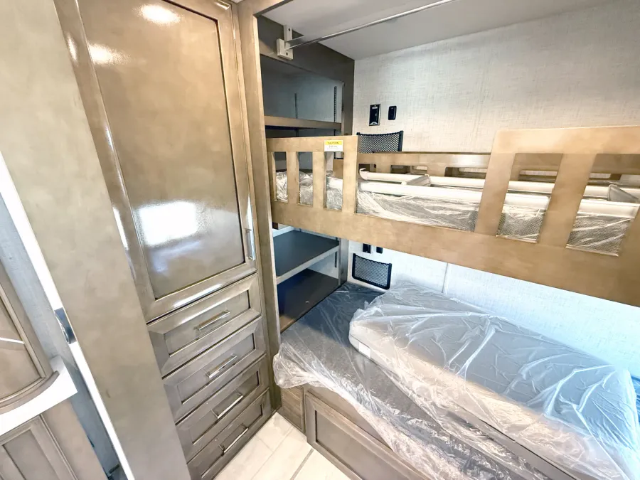 2027 Newmar Ventana 4345 | Photo 14 of 33
