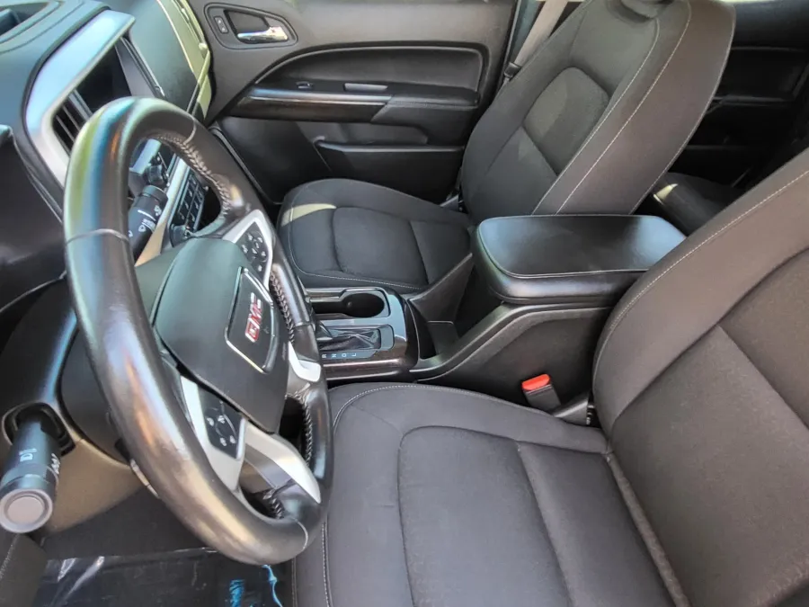 2019 GMC Canyon 4WD SLE | Photo 11 of 24