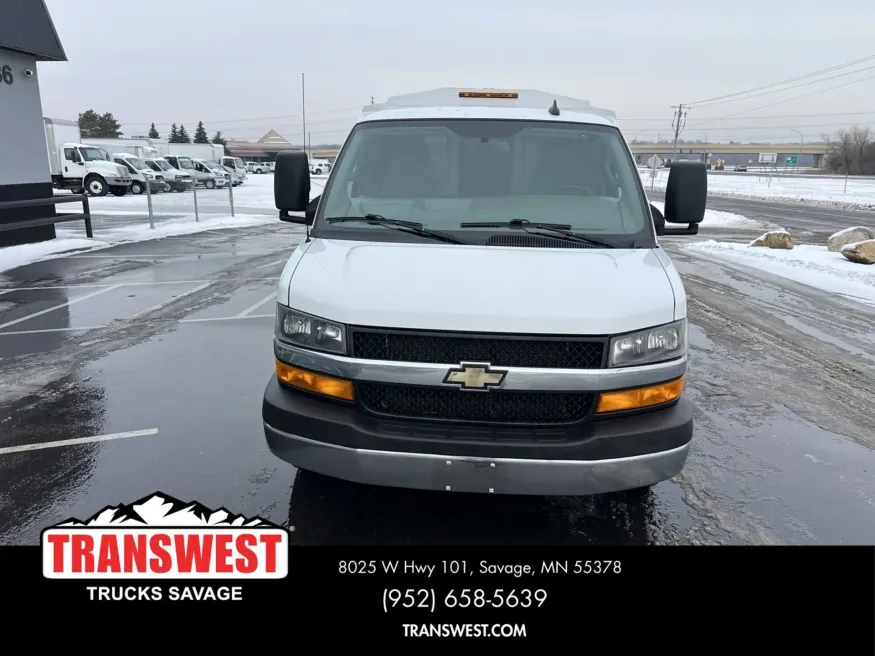 2019 Chevrolet Express | Photo 5 of 16