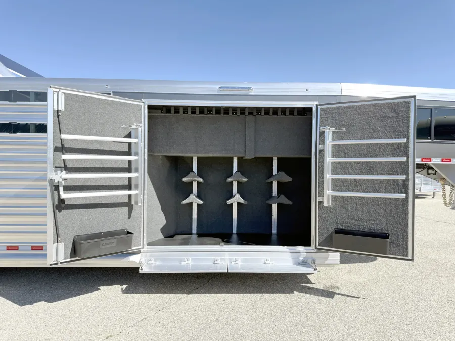 2026 Cimarron Winstar 5HGN | Photo 4 of 21