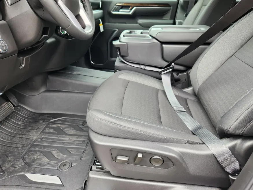 2026 GMC Sierra 2500HD SLE | Photo 9 of 30