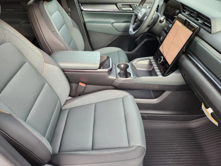 2026 GMC Terrain AT4 | Photo 9 of 23