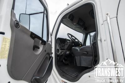 2015 Freightliner M2 106 Summit | Thumbnail Photo 21 of 22