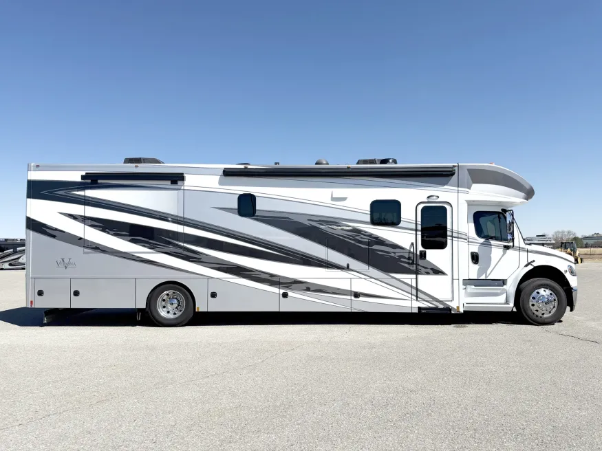 2024 Renegade Verona 40VRB | Photo 2 of 5