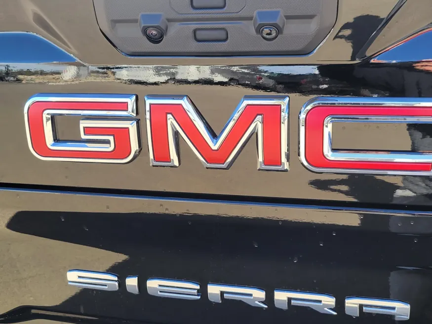 2026 GMC Sierra 2500HD AT4X | Photo 10 of 33