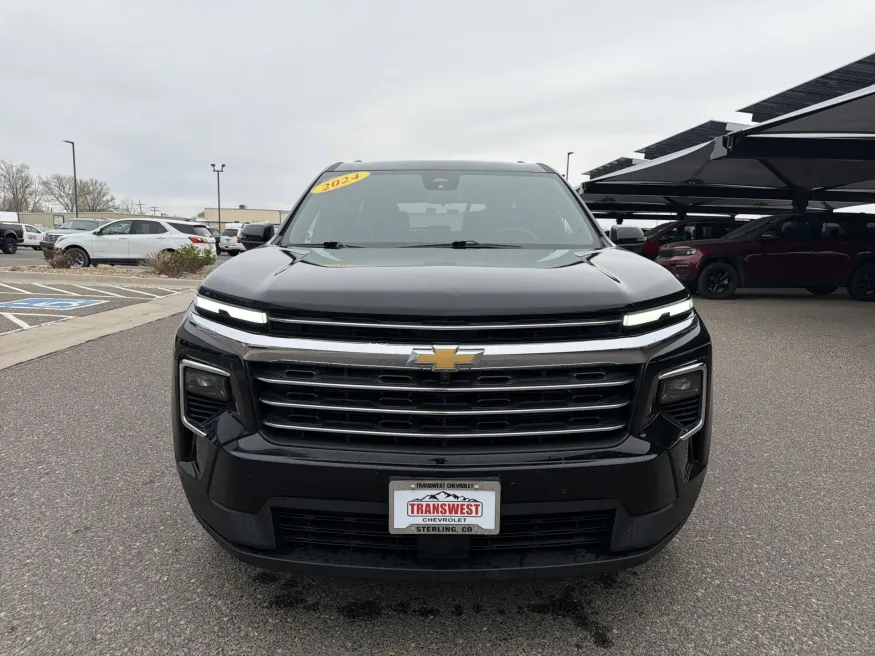 2024 Chevrolet Traverse AWD LT | Photo 6 of 21