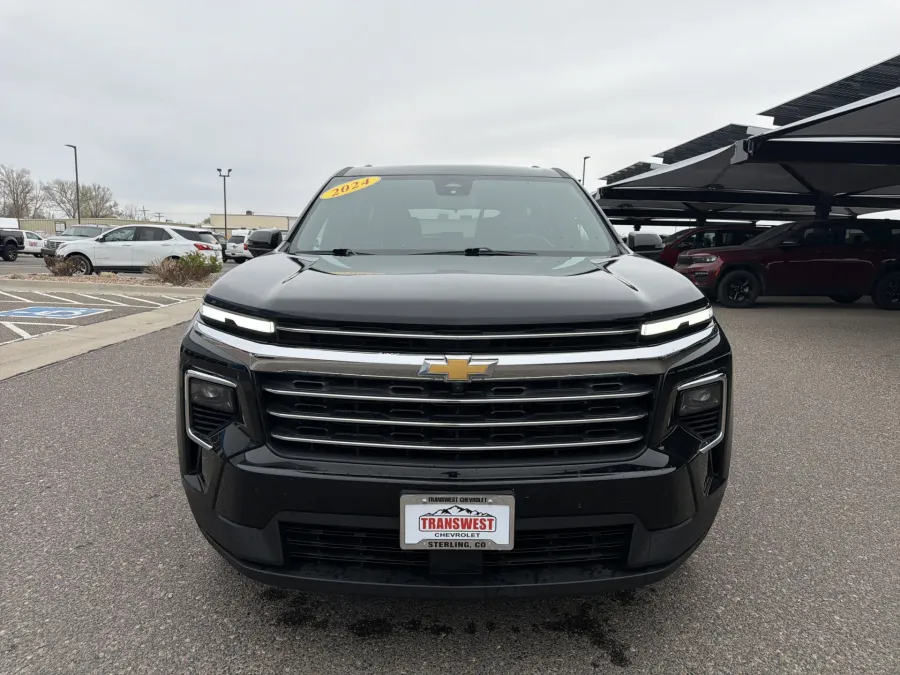 2024 Chevrolet Traverse AWD LT | Photo 6 of 21