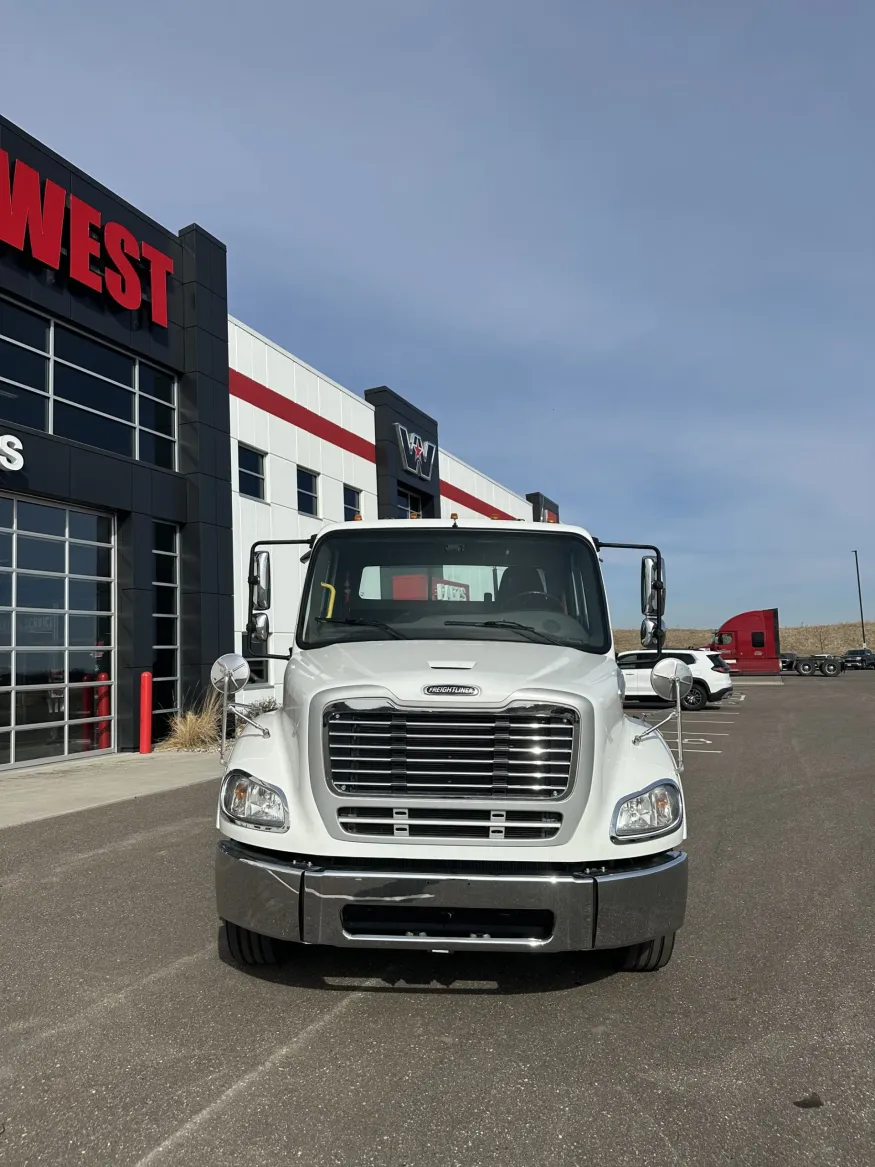 2019 Freightliner M2 112 | Photo 2 of 14
