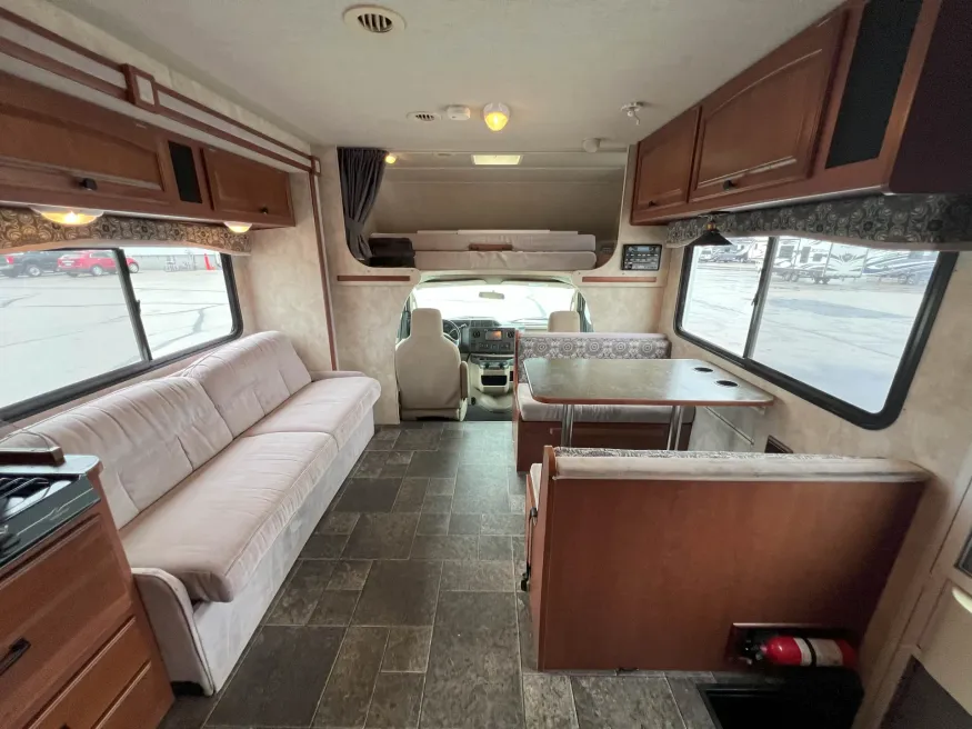 2014 Winnebago Access 31J | Photo 15 of 38