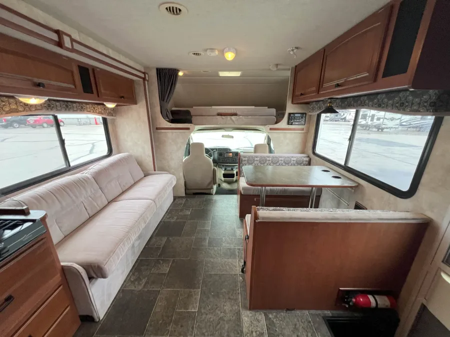 2014 Winnebago Access 31J | Photo 15 of 38