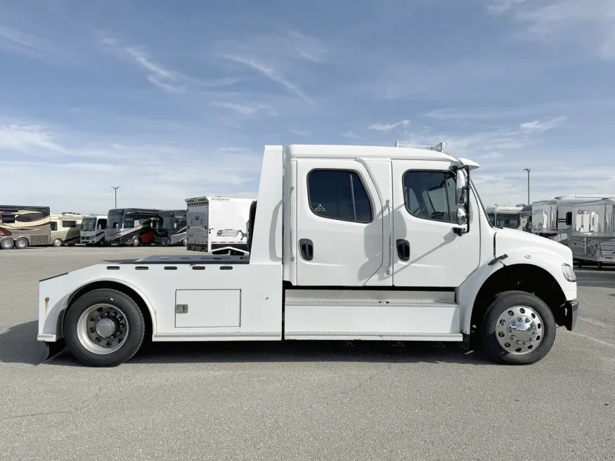 2015 Freightliner M2 106 2L Hauler | Photo 14 of 20