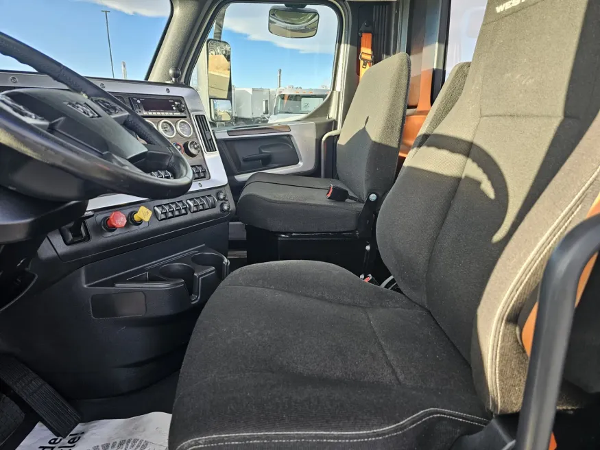 2022 Western Star 47X | Photo 9 of 18