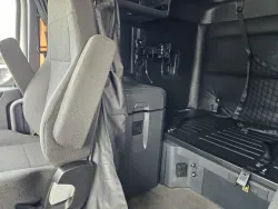 2024 Freightliner Cascadia 126 | Thumbnail Photo 8 of 21