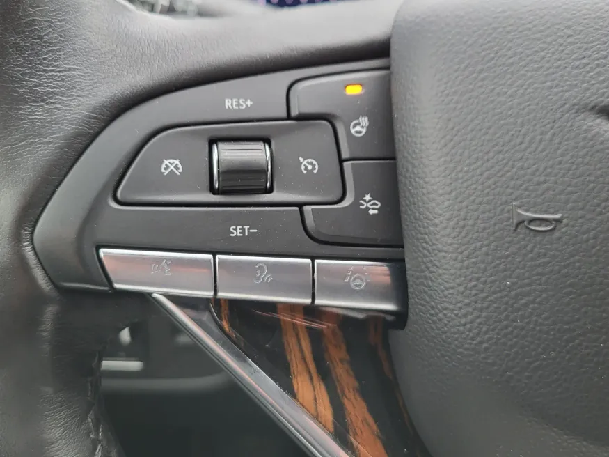 2024 Cadillac Escalade 4WD Premium Luxury | Photo 25 of 33