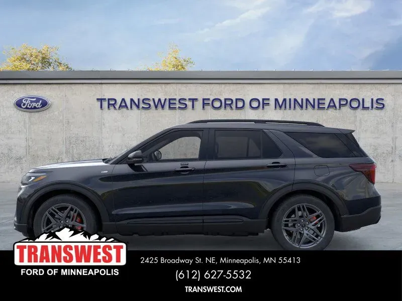 2026 Ford Explorer ST-Line | Photo 2 of 23