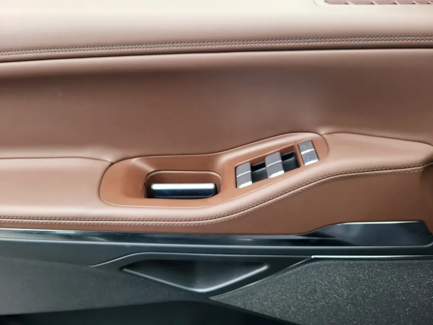 2025 Lincoln Navigator Reserve | Photo 18 of 26
