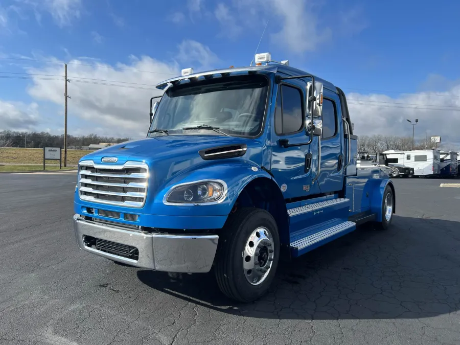 2024 Freightliner M2 106 Bolt | Photo 8 of 24